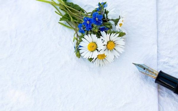 Invitations pour un jour spécial : tendances actuelles des invitations de baptême