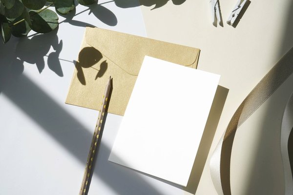 Comment rédiger un faire-part de baptême ?